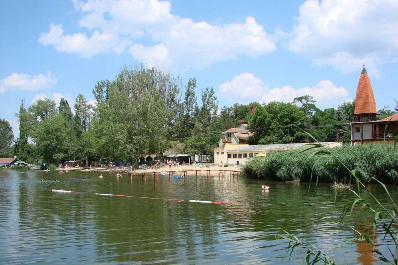 Tavi Panzio Es Etterem Bed and Breakfast Veresegyház Εξωτερικό φωτογραφία