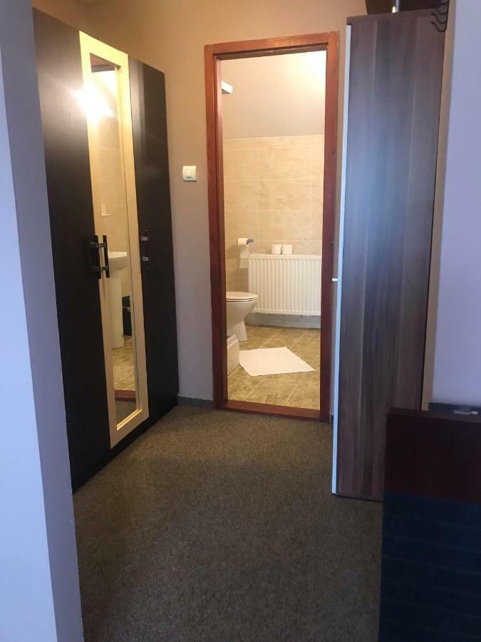 Tavi Panzio Es Etterem Bed and Breakfast Veresegyház Εξωτερικό φωτογραφία
